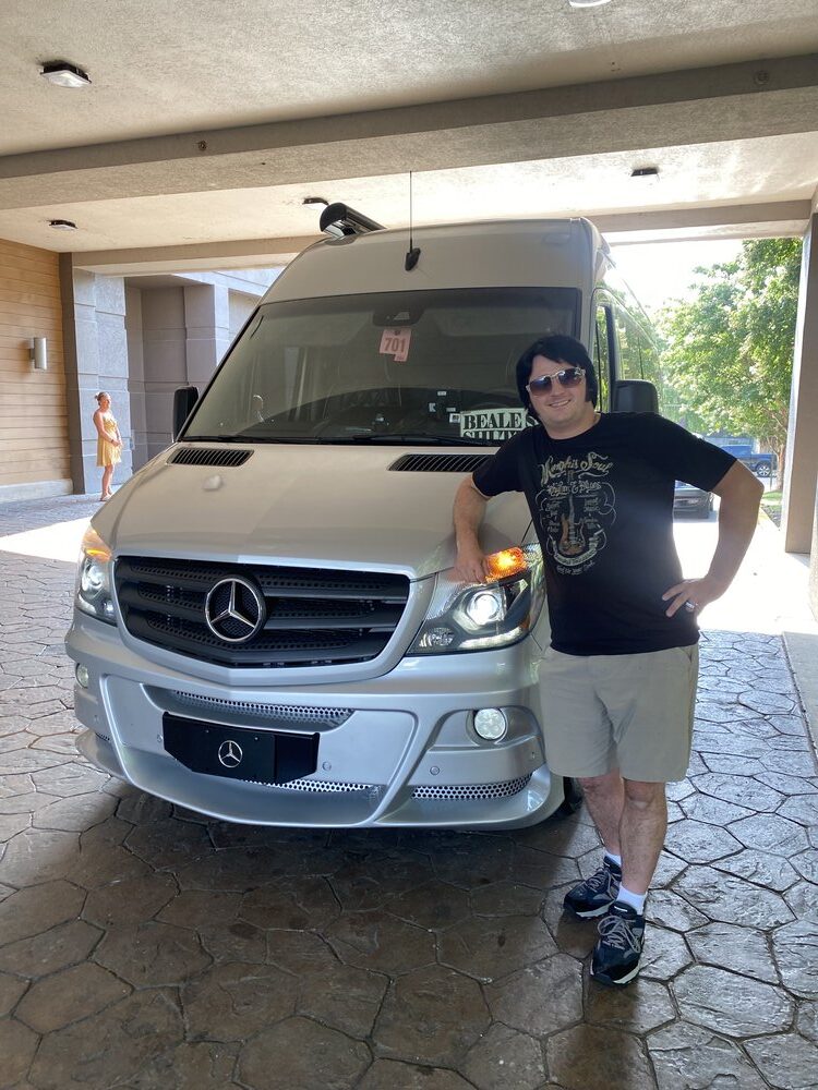 Airport pickup service Memphis